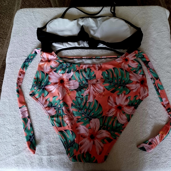 Swimsuit one piece XL - Picture 2 of 2